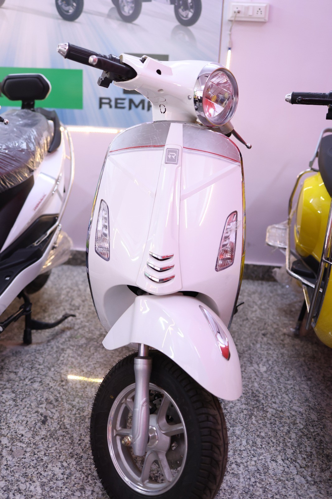 Top Battery Operated Scooter Dealers in Dadabari Kota Rajasthan